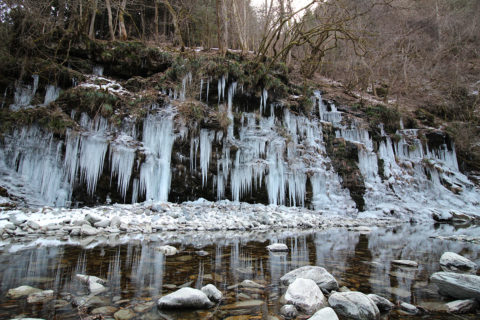 秩父市大滝の三十槌の氷柱