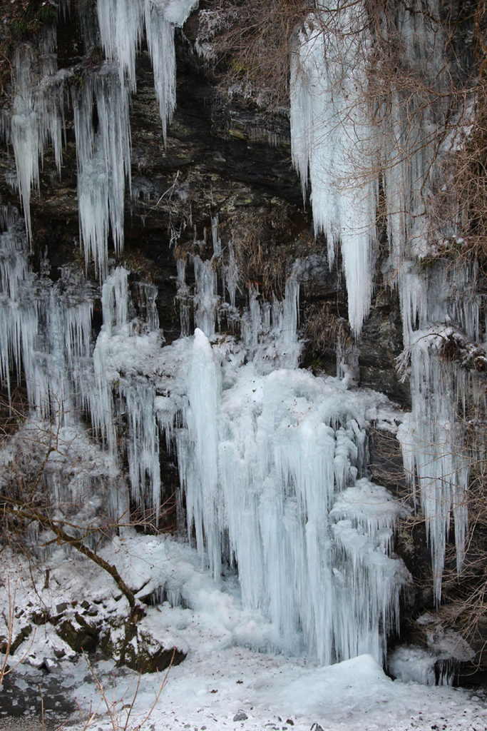 秩父市大滝の三十槌の氷柱